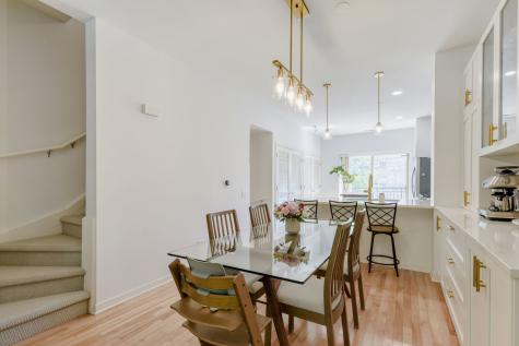 1219 West Grenshaw Street Chicago IL 60607