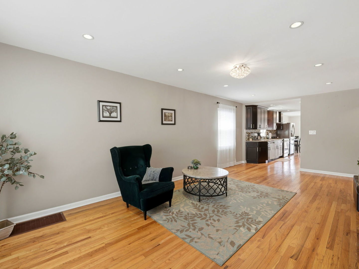 3708 North Pacific Avenue Chicago IL 60634