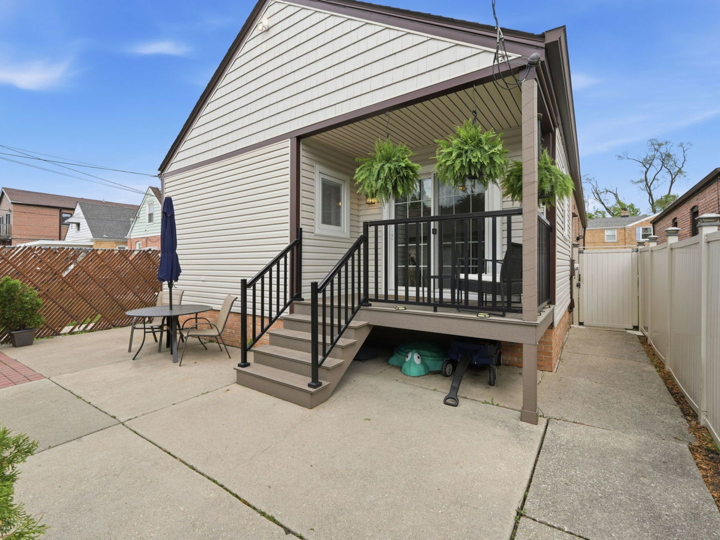 3708 North Pacific Avenue Chicago IL 60634
