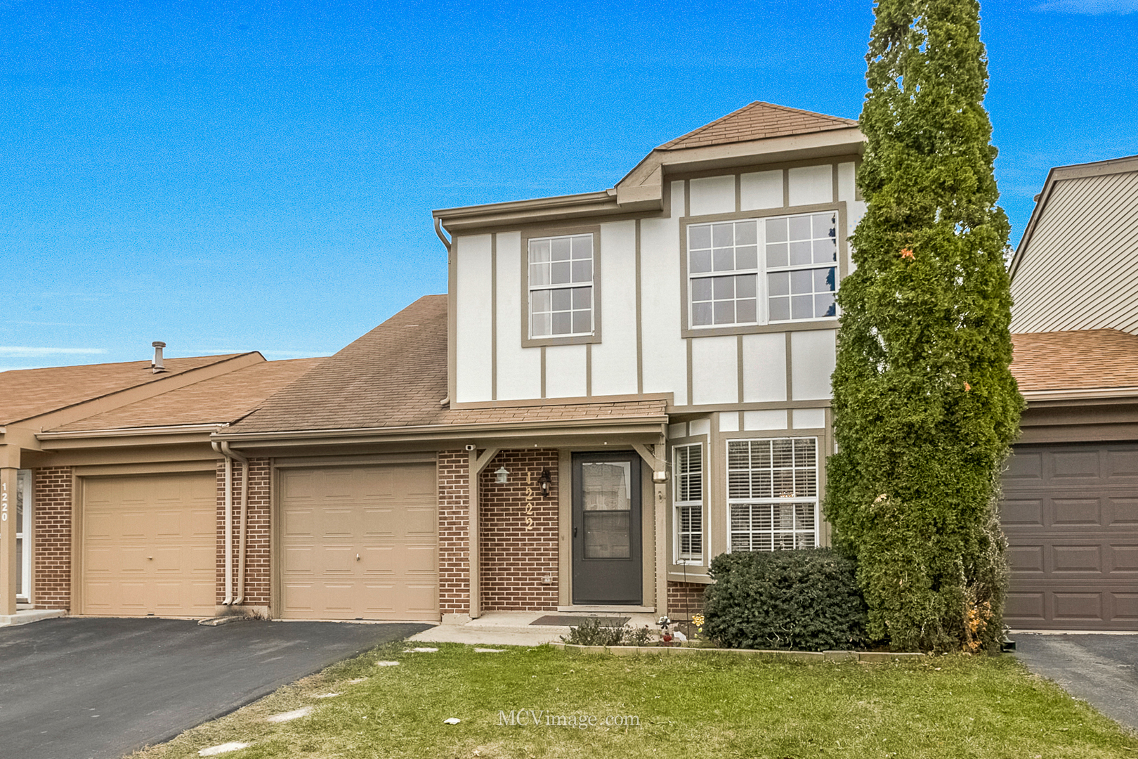 1222 Robin Drive Carol Stream IL 60188