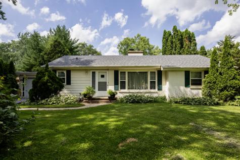 178 Brookhill Road Libertyville IL 60048