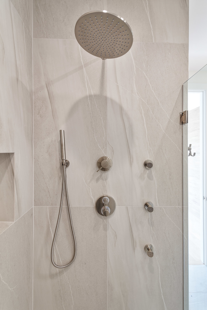 2055 West Race Avenue Chicago IL 60612