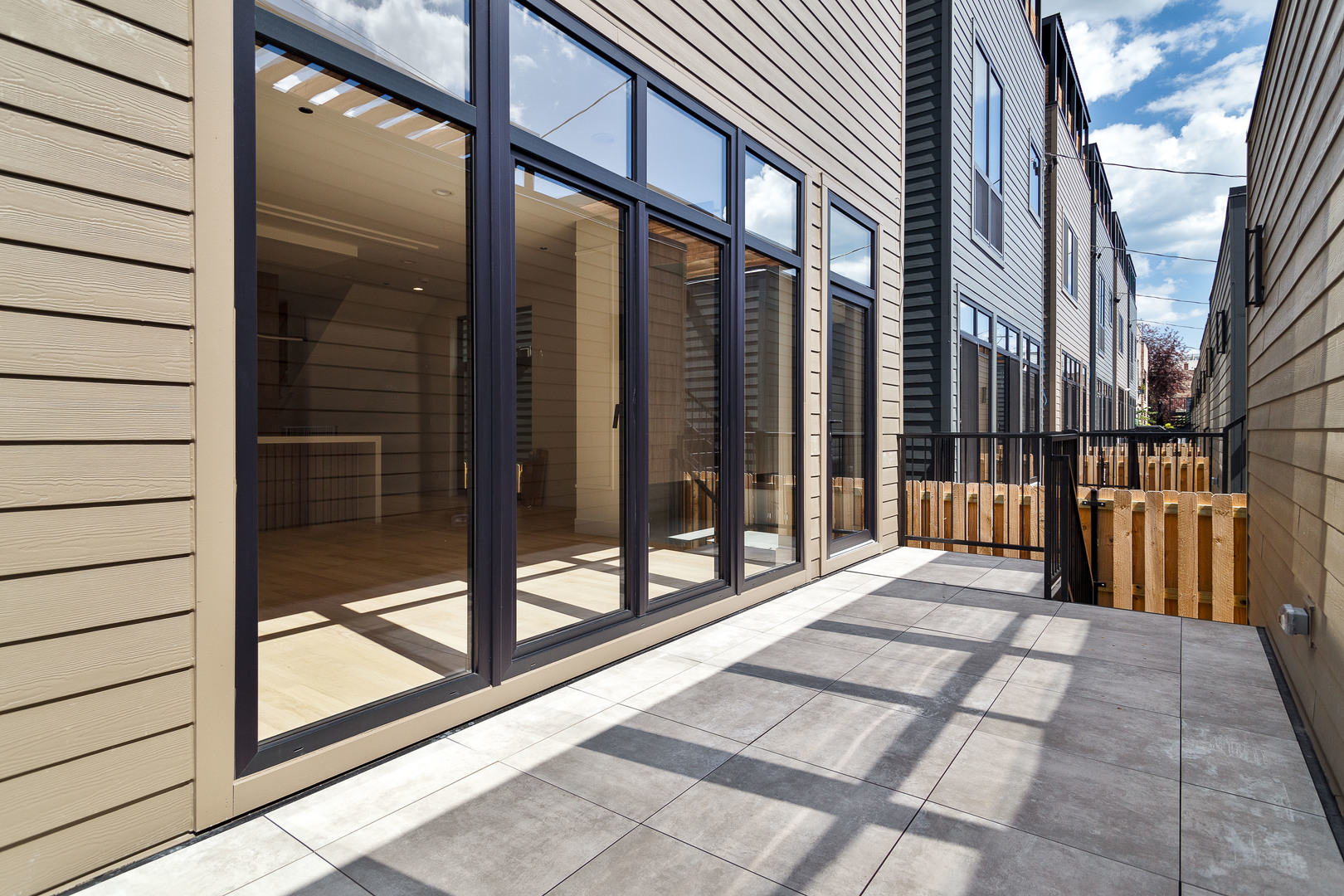 2055 West Race Avenue Chicago IL 60612