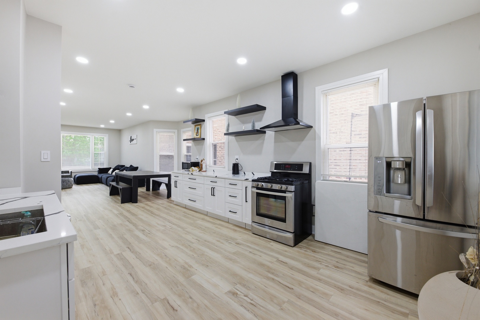 4036 North Bernard Street Chicago IL 60618