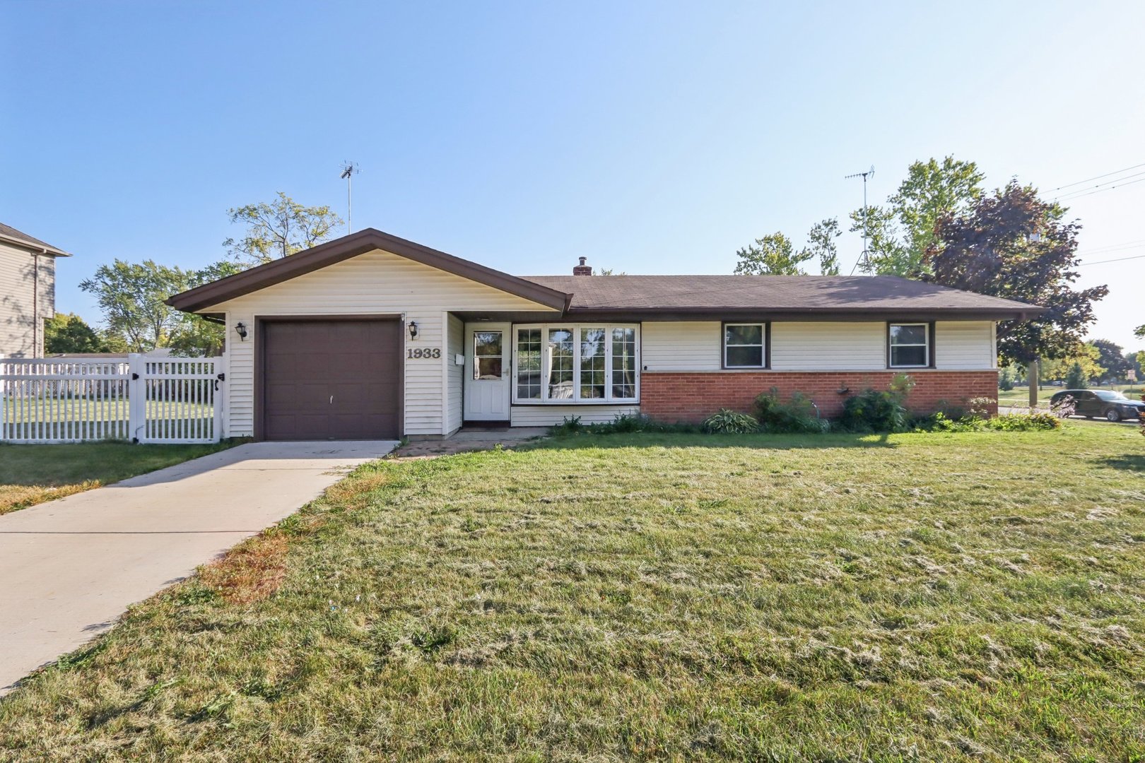 1933 Whittier Lane Schaumburg IL 60193