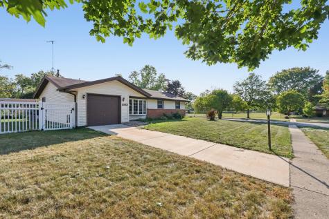 1933 Whittier Lane Schaumburg IL 60193