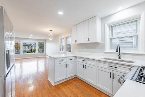 5631 West 64th Place Chicago IL 60638