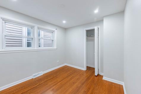5631 West 64th Place Chicago IL 60638