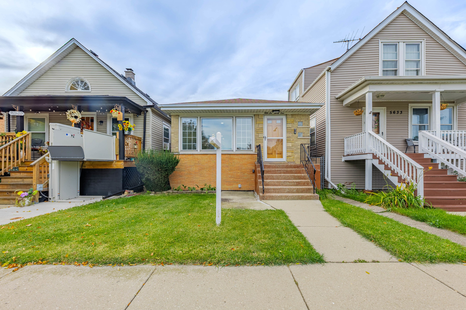 5631 West 64th Place Chicago IL 60638