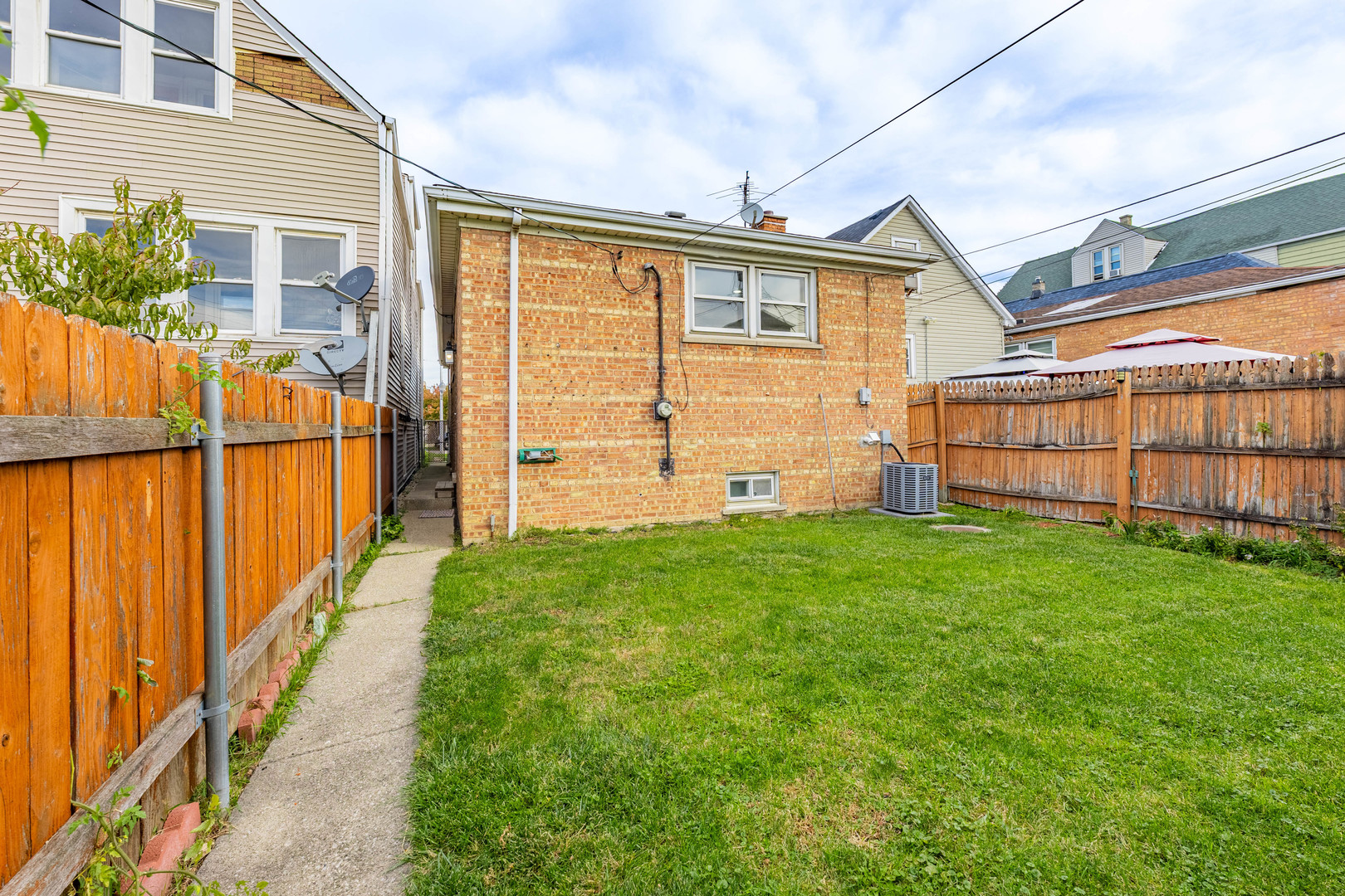 5631 West 64th Place Chicago IL 60638