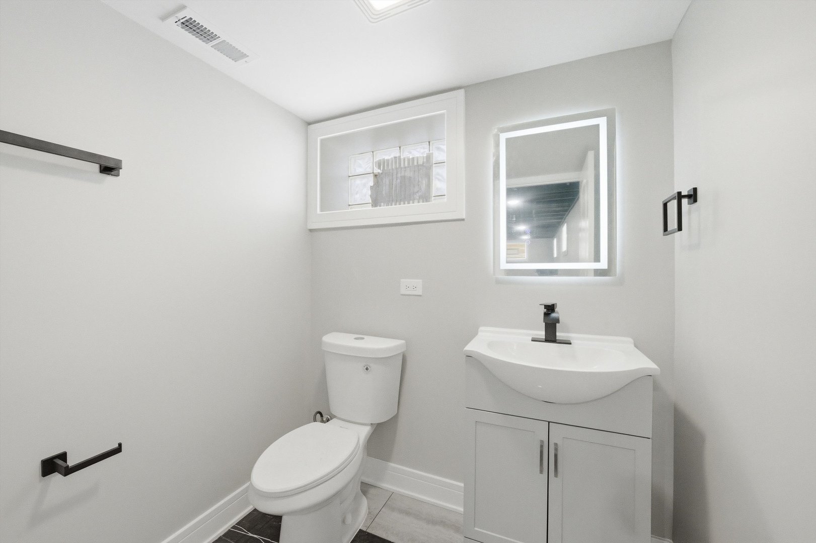 10035 South La Salle Street Chicago IL 60628