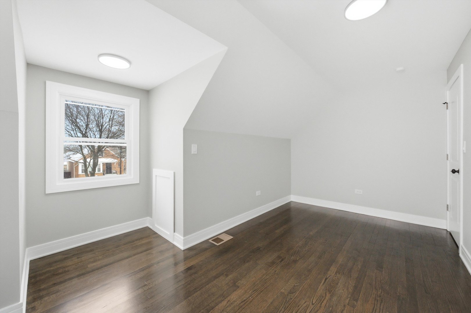 10035 South La Salle Street Chicago IL 60628