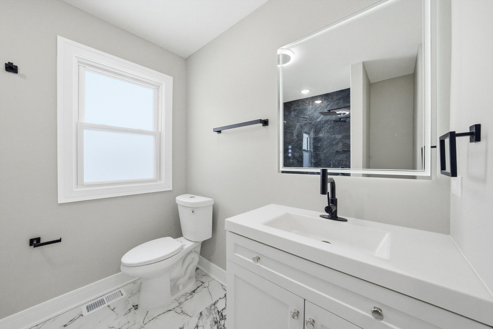 10035 South La Salle Street Chicago IL 60628