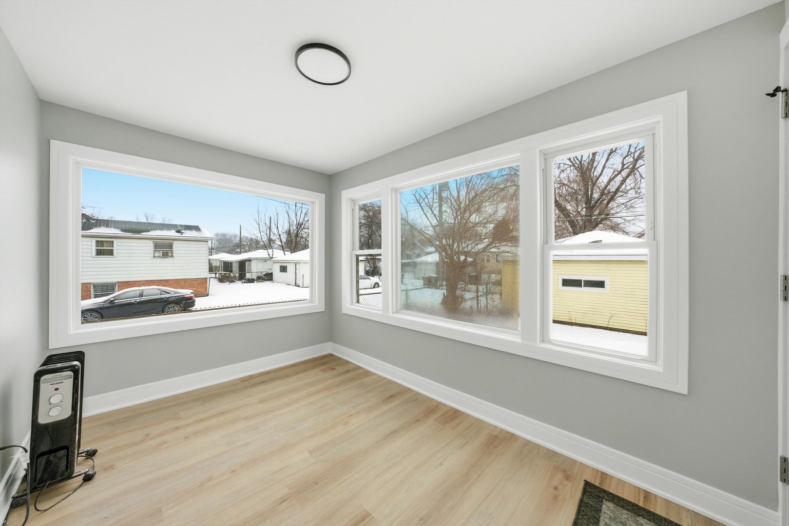 10035 South La Salle Street Chicago IL 60628