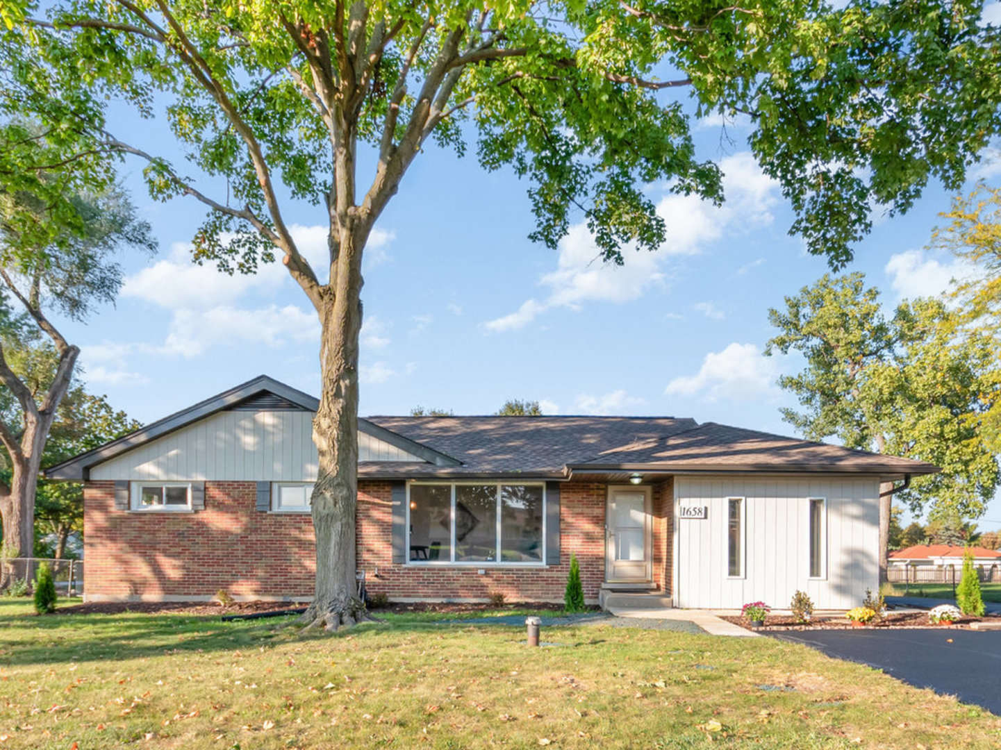 1658 Janet Street Downers Grove IL 60515