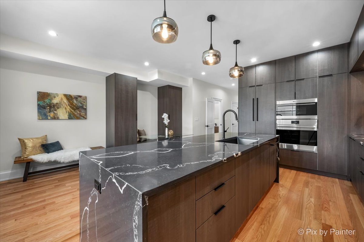 2334 North Oakley Avenue Chicago IL 60647