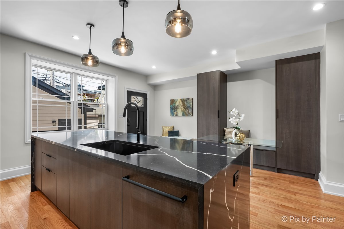 2334 North Oakley Avenue Chicago IL 60647