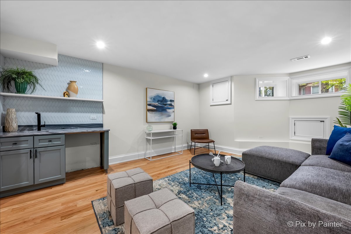 2334 North Oakley Avenue Chicago IL 60647