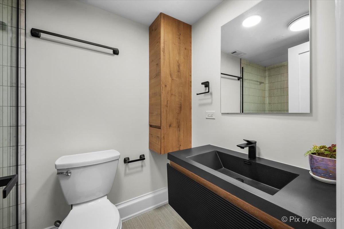 2334 North Oakley Avenue Chicago IL 60647