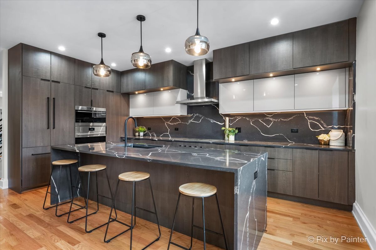 2334 North Oakley Avenue Chicago IL 60647