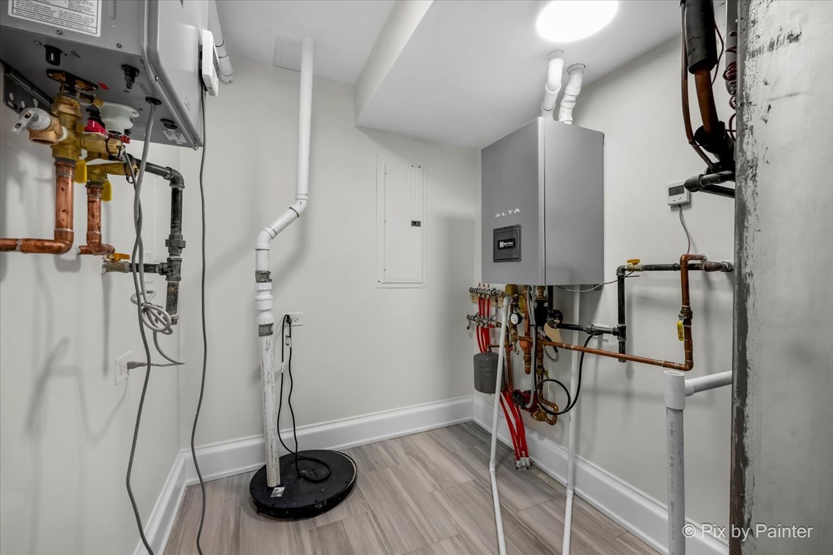 2334 North Oakley Avenue Chicago IL 60647