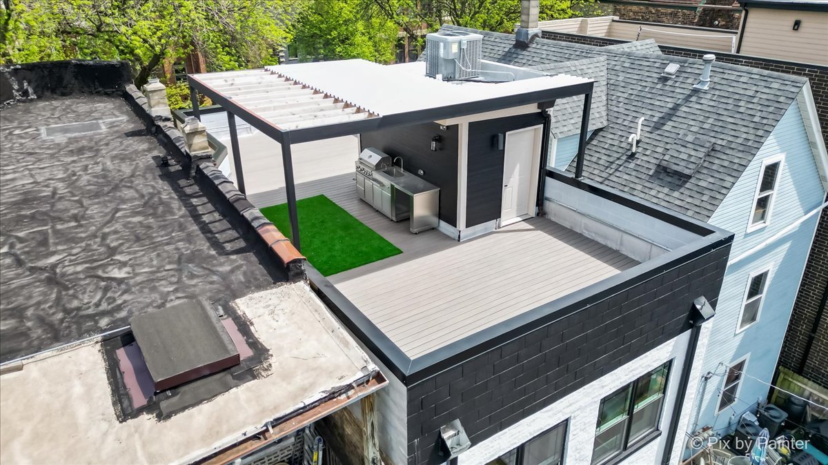 2334 North Oakley Avenue Chicago IL 60647