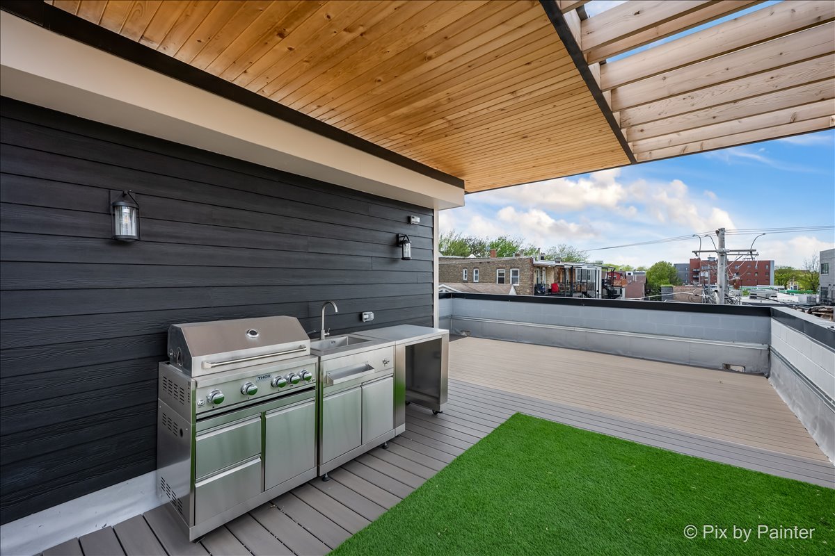 2334 North Oakley Avenue Chicago IL 60647