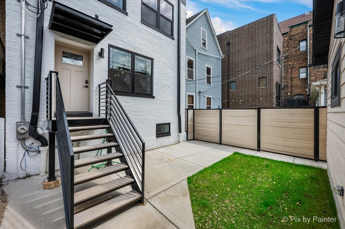 2334 North Oakley Avenue Chicago IL 60647