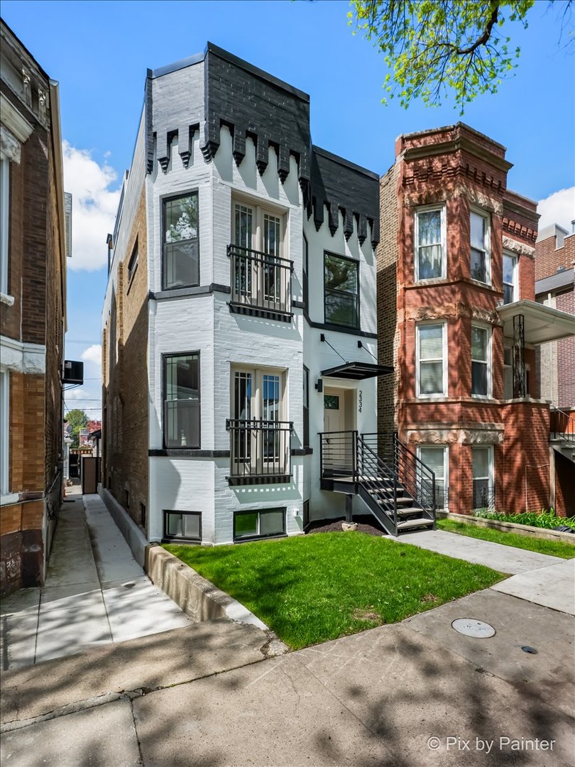 2334 North Oakley Avenue Chicago IL 60647