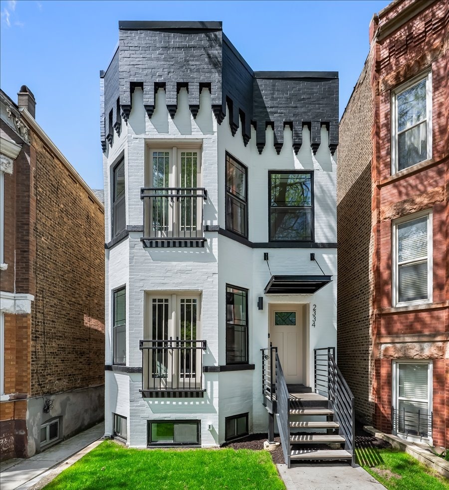 2334 North Oakley Avenue Chicago IL 60647