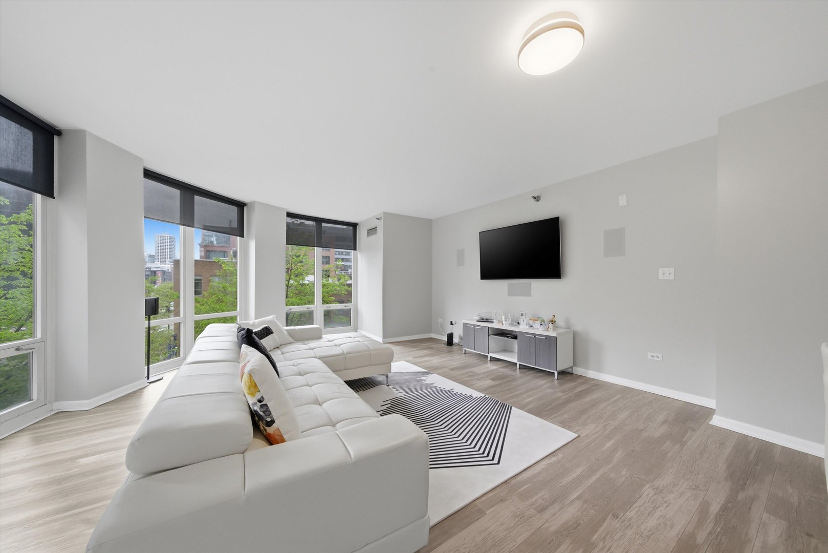 345 North La Salle Drive Chicago IL 60654