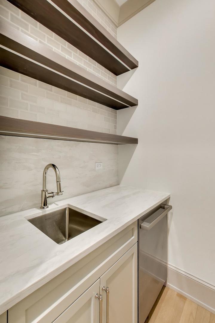 1910 West Fletcher Street Chicago IL 60657