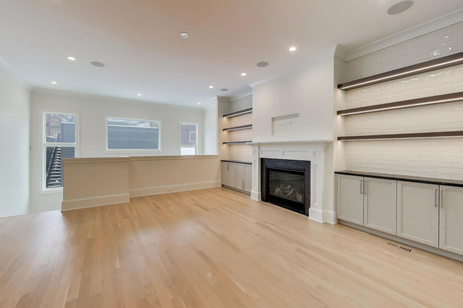 1910 West Fletcher Street Chicago IL 60657
