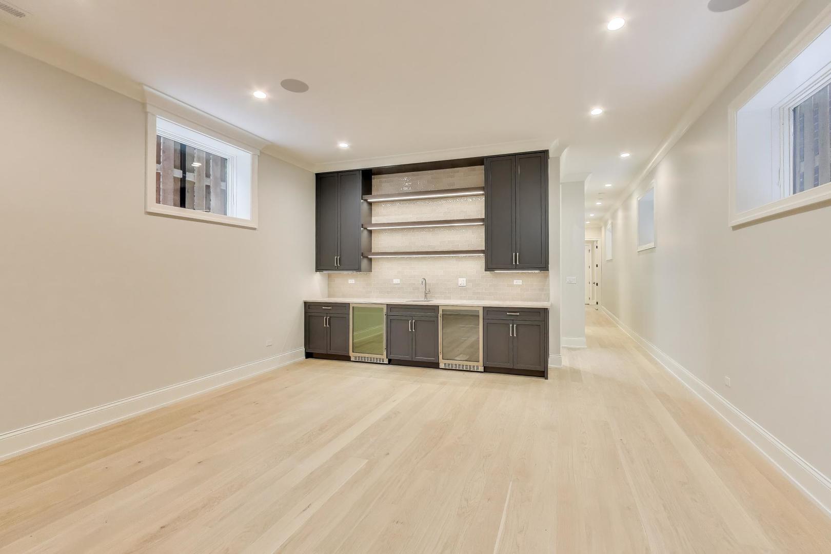 1910 West Fletcher Street Chicago IL 60657