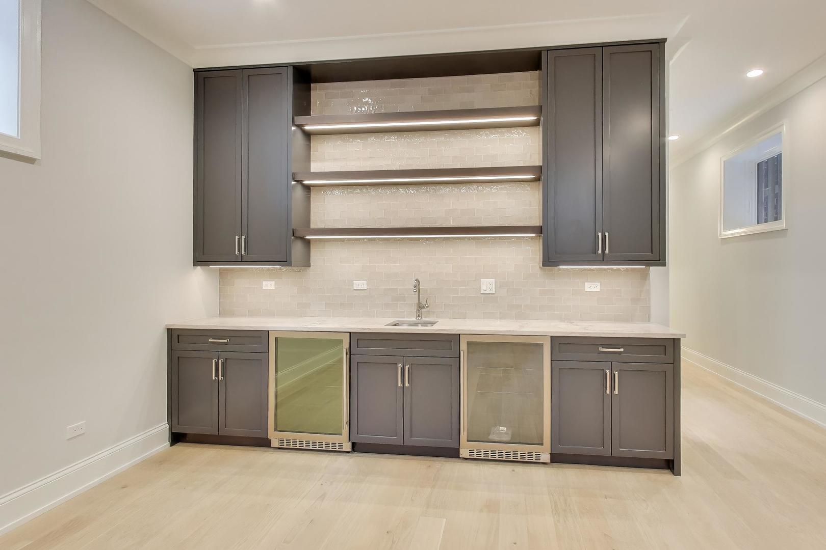 1910 West Fletcher Street Chicago IL 60657