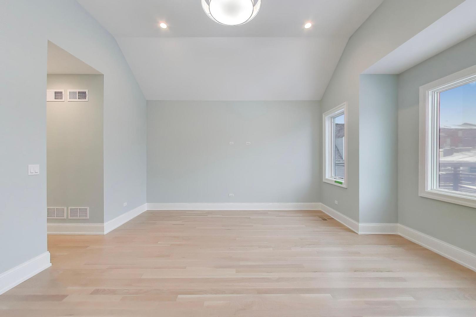 1910 West Fletcher Street Chicago IL 60657