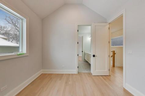 1910 West Fletcher Street Chicago IL 60657