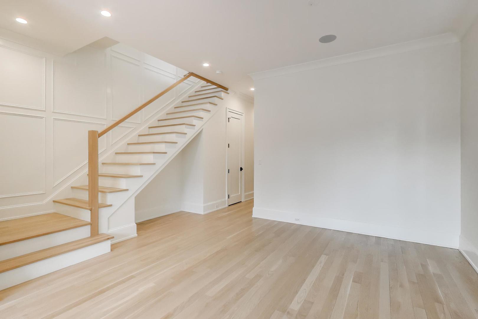 1910 West Fletcher Street Chicago IL 60657