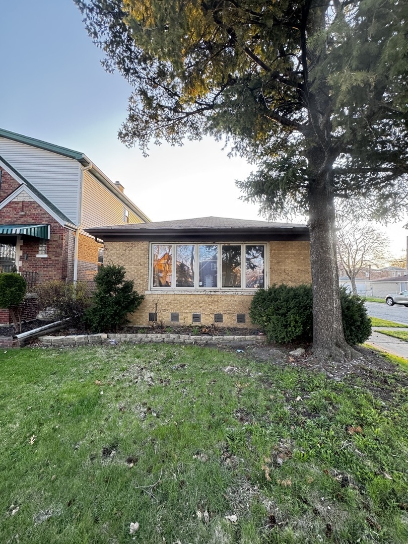10100 South Saint Lawrence Avenue Chicago IL 60628