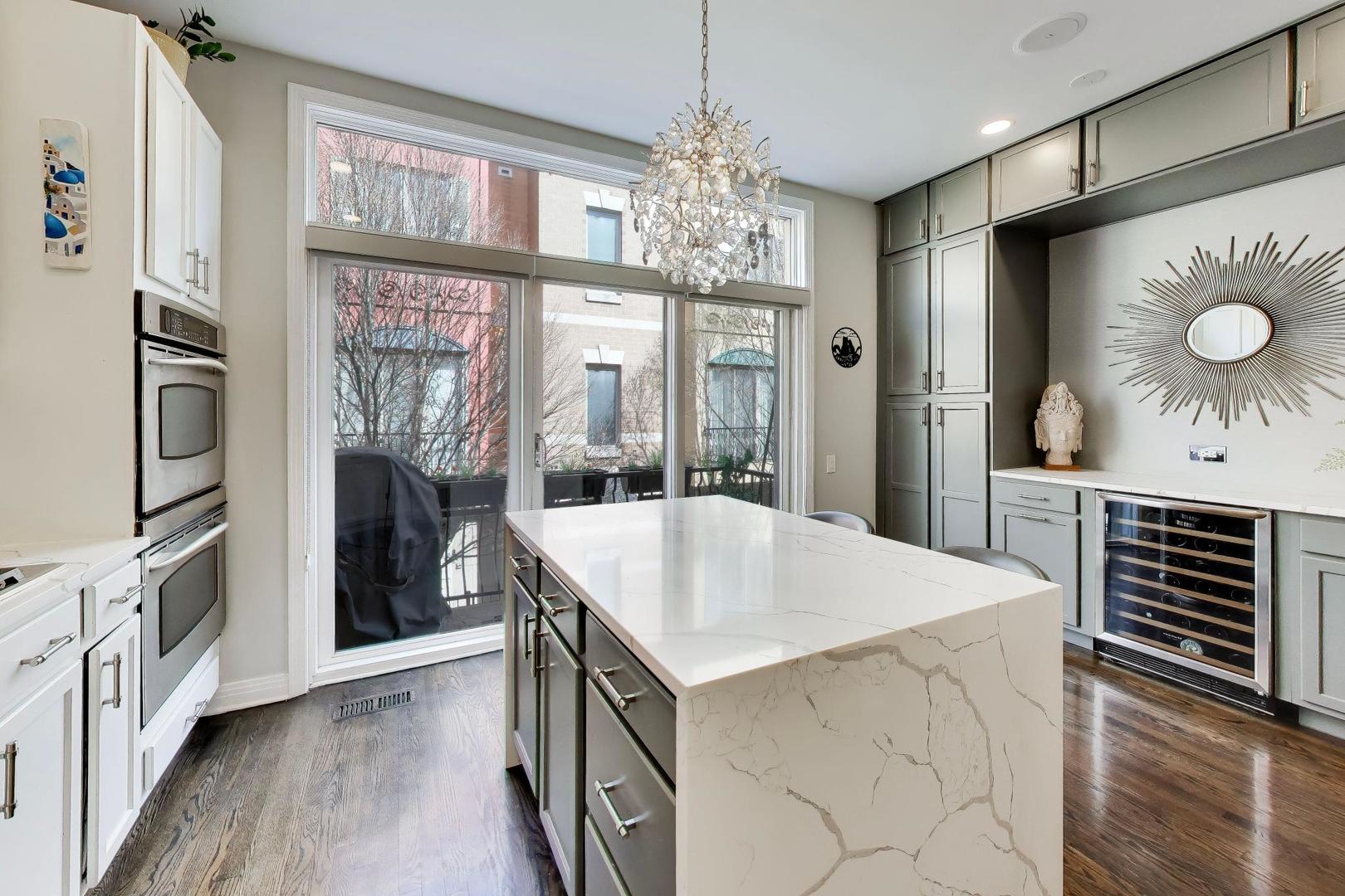 511 North Peoria Street Chicago IL 60642