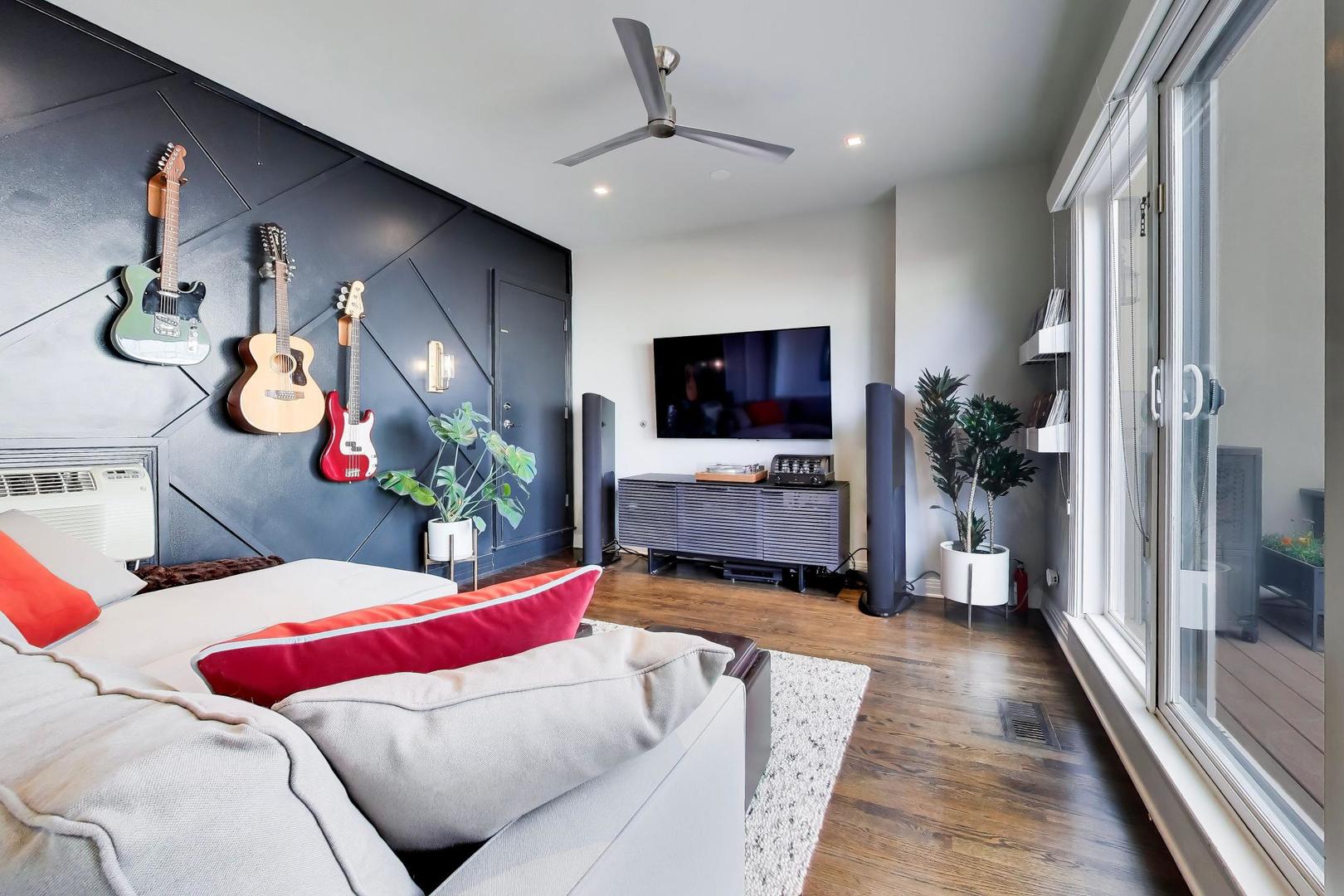 511 North Peoria Street Chicago IL 60642