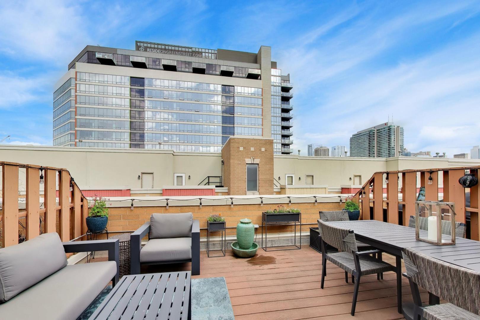 511 North Peoria Street Chicago IL 60642