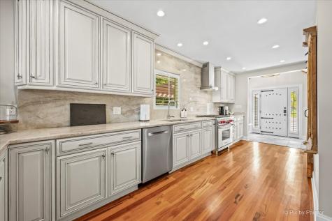 2715 North Villa Lane Mchenry IL 60051