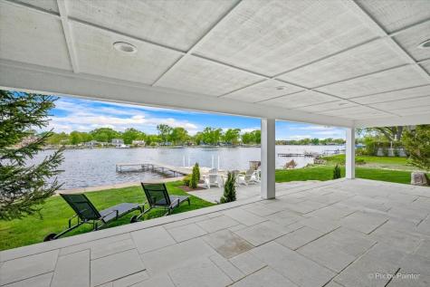 2715 North Villa Lane Mchenry IL 60051