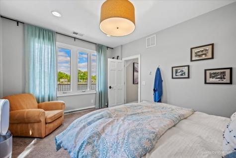 2715 North Villa Lane Mchenry IL 60051