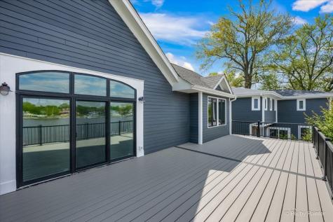 2715 North Villa Lane Mchenry IL 60051