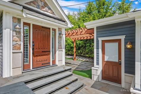 2715 North Villa Lane Mchenry IL 60051