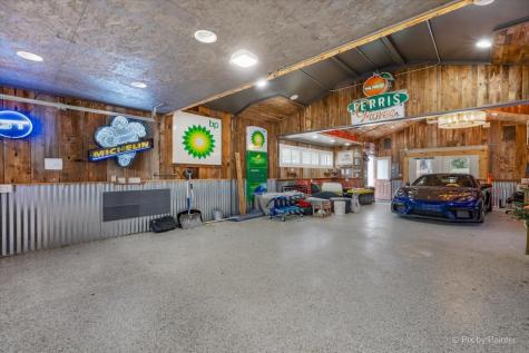 2715 North Villa Lane Mchenry IL 60051