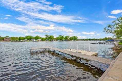 2715 North Villa Lane Mchenry IL 60051