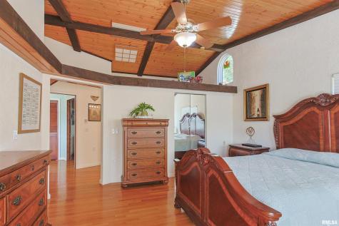2115 North Lick Creek Road Goreville IL 62939